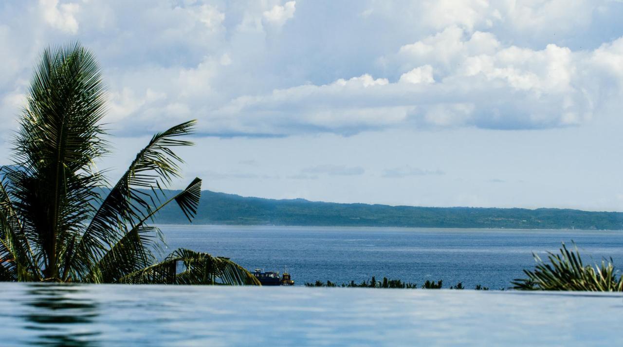 Neano Escape Manggis Exterior foto View of the Gulf of Davao