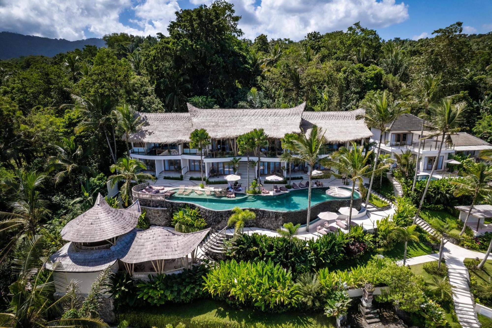 Neano Escape Manggis Exterior foto Aerial view of the resort